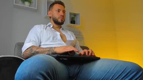 Snapshot of dimitri_master chatting on September 25, 8:56 pm Angel Dimitri online show from September 25, 8:56 pm