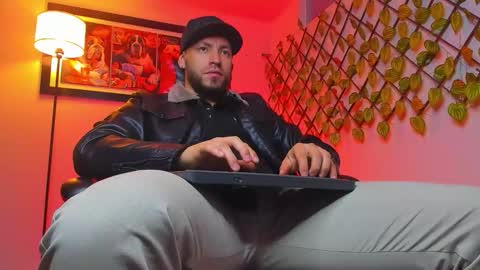 Snapshot of dimitri_master chatting on November 30, 10:03 pm Angel Dimitri online show from November 30, 10:03 pm