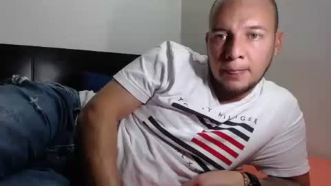 dimitribigdick18 online show from March 8, 12:00 am