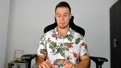 Snapshot of dimitricaruso chatting on March 9, 5:00 am dimitricaruso online show from March 9, 5:00 am