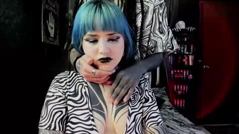 Snapshot of dimmuanddarkness chatting on February 14, 6:12 am dimmuanddarkness online show from February 14, 6:12 am