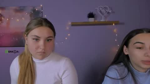 Snapshot of dina_bloom chatting on December 17, 12:44 pm dina_bloom online show from December 17, 12:44 pm