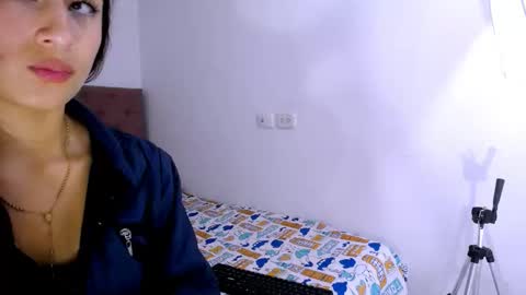 Snapshot of dina_mcry chatting on November 24, 10:42 pm DINA online show from November 24, 10:42 pm