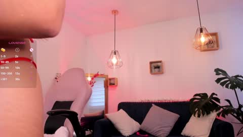   online show from February 4, 3:26 pm