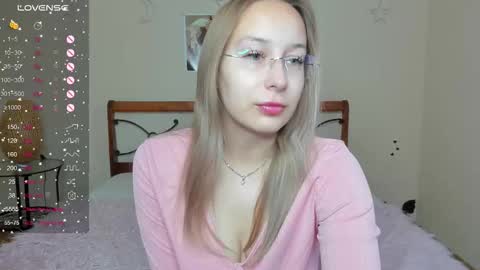 Snapshot of dina_sunshine chatting on October 12, 2:32 am Dina online show from October 12, 2:32 am