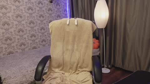 dinacandy online show from December 4, 2:26 pm