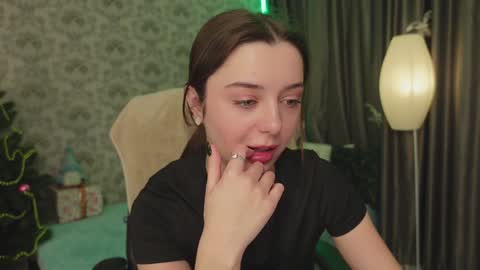 dinacandy online show from December 25, 2:13 pm