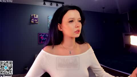 Snapshot of dindin_ chatting on September 24, 11:57 am Jessie online show from September 24, 11:57 am