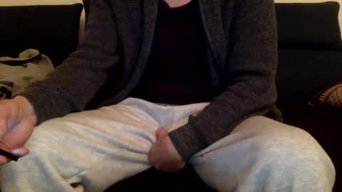 Snapshot of dinnerout1111 chatting on December 29, 11:29 pm dinnerout1111 online show from December 29, 11:29 pm