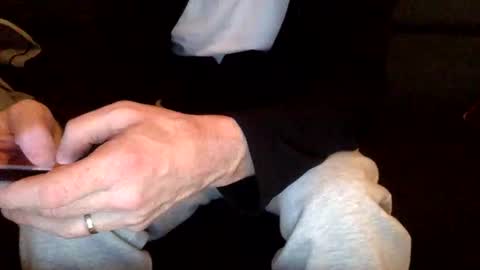 Snapshot of dinnerout1111 chatting on January 5, 3:34 pm dinnerout1111 online show from January 5, 3:34 pm