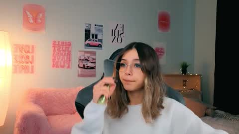 Sara Connor online show from February 20, 1:00 pm