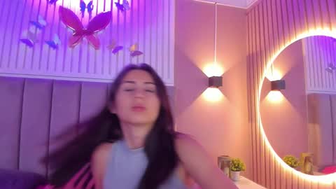 Snapshot of diosa_cristal chatting on February 20, 3:23 am Cristal online show from February 20, 3:23 am