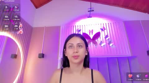 Snapshot of diosa_cristal chatting on December 3, 3:25 am Cristal online show from December 3, 3:25 am