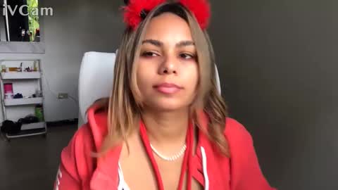 Snapshot of diosadeluniverso_ chatting on October 31, 6:20 pm diosadeluniverso_ online show from October 31, 6:20 pm