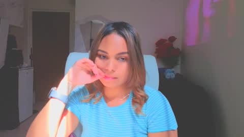 Snapshot of diosadeluniverso_ chatting on December 17, 5:52 pm diosadeluniverso_ online show from December 17, 5:52 pm