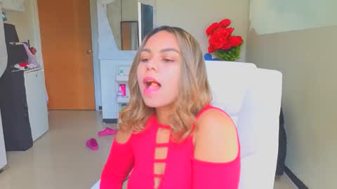 diosadeluniverso_ online show from December 21, 1:51 pm