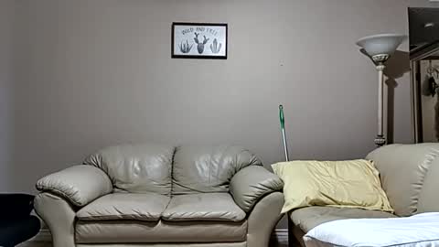 Snapshot of dipstik11 chatting on September 18, 5:04 pm DIPSTIK online show from September 18, 5:04 pm