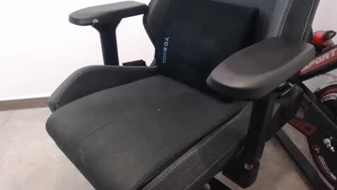 Z online show from April 16, 8:09 pm