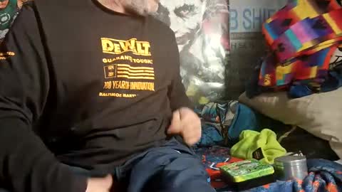 Snapshot of dirtmcgirt82 chatting on January 27, 6:09 am dirtmcgirt82 online show from January 27, 6:09 am