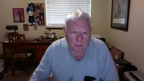 dirtrider195080438 online show from April 12, 5:29 pm