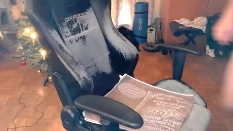 Snapshot of dirty_fun_boy chatting on December 20, 1:11 pm dirty_fun_boy online show from December 20, 1:11 pm