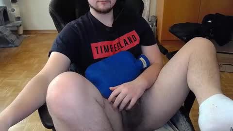 Snapshot of dirty_fun_boy chatting on February 27, 11:20 am dirty_fun_boy online show from February 27, 11:20 am