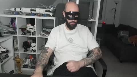 Robert online show from November 6, 4:41 pm