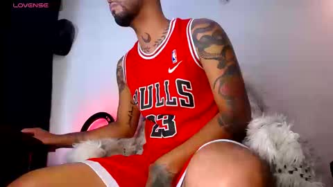 Snapshot of dirtybhot chatting on September 18, 3:52 am I just want to be happy online show from September 18, 3:52 am