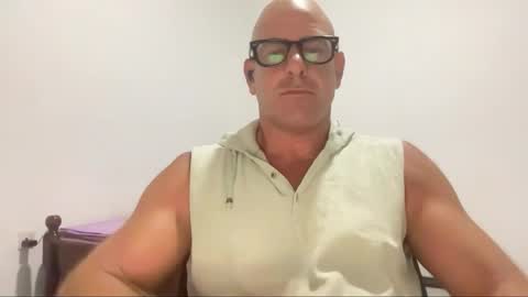 Dirtydanlondon online show from March 5, 11:28 am