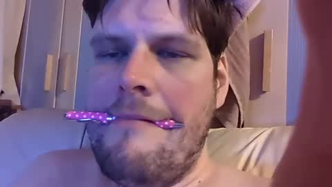 Snapshot of dirtydogsday chatting on February 20, 7:41 pm Dirtydog online show from February 20, 7:41 pm