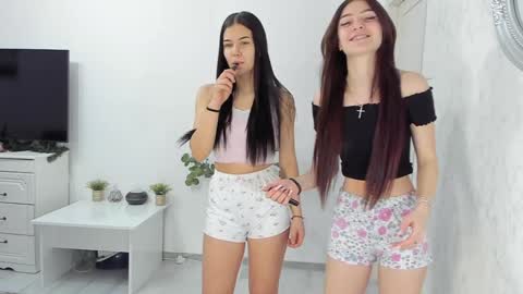 Gyna    Josie    online show from March 7, 4:02 am