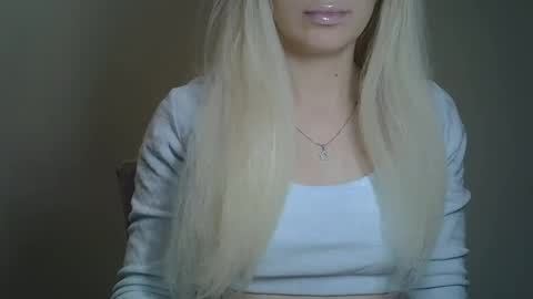 DitaMilton online show from February 6, 8:02 pm