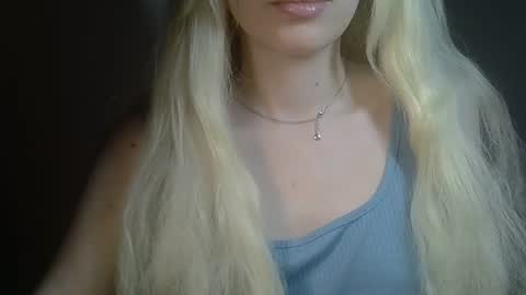 DitaMilton online show from February 16, 7:43 pm