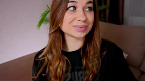 Tia online show from February 13, 12:24 am