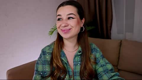 Tia online show from February 25, 8:41 pm