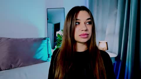 Tia online show from October 28, 9:17 pm