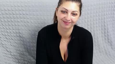 Sandra online show from December 7, 1:07 pm