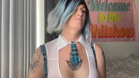 divinathedivine online show from October 24, 7:32 pm