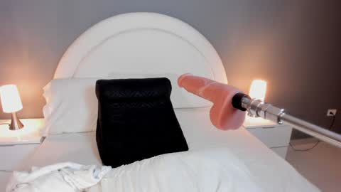 divine_sin online show from February 6, 10:21 pm