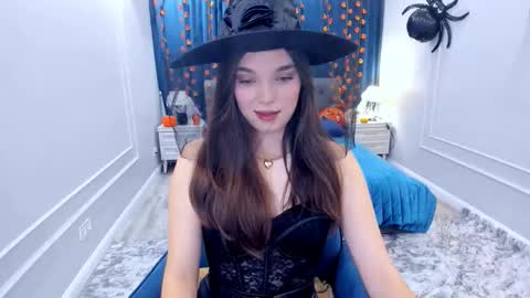 Hannah online show from October 31, 2:34 am