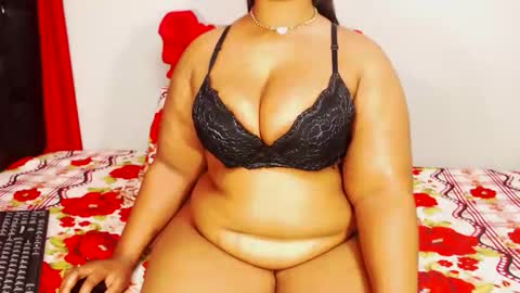 Snapshot of divinebooty93 chatting on October 12, 6:23 am divinebooty93 online show from October 12, 6:23 am