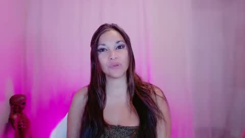 Snapshot of divinelynn chatting on February 24, 12:26 pm DivineLynn online show from February 24, 12:26 pm