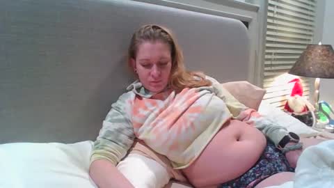 Snapshot of dixie_comanche chatting on January 6, 4:15 am dixie_comanche online show from January 6, 4:15 am