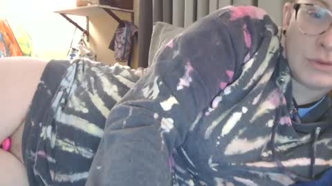 Snapshot of dixie_comanche chatting on February 17, 9:03 am dixie_comanche online show from February 17, 9:03 am