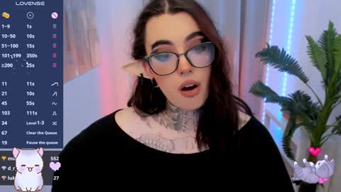 Snapshot of dixipixi_ chatting on January 19, 8:39 am dixipixi_ online show from January 19, 8:39 am