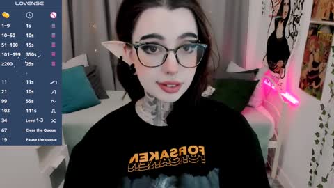 Snapshot of dixipixi_ chatting on January 26, 5:45 am dixipixi_ online show from January 26, 5:45 am