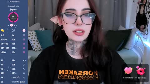 Snapshot of dixipixi_ chatting on February 1, 11:54 am dixipixi_ online show from February 1, 11:54 am