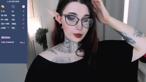 Snapshot of dixipixi_ chatting on September 11, 6:24 am dixipixi_ online show from September 11, 6:24 am