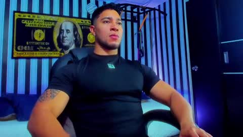 Snapshot of dixon_ray_ chatting on December 19, 2:34 am Dixon online show from December 19, 2:34 am