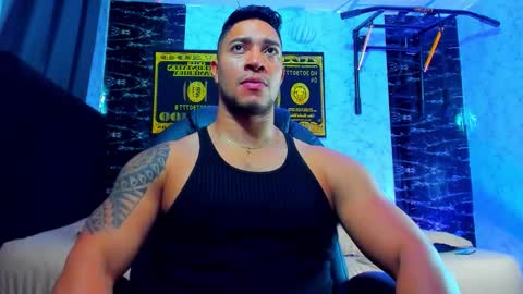 Snapshot of dixon_ray_ chatting on November 5, 12:43 am Dixon online show from November 5, 12:43 am